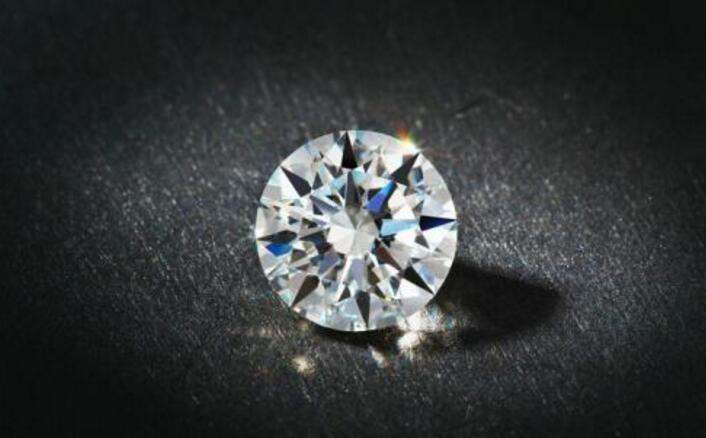 与天然钻石相比，为什么要选择实验室培育钻石？