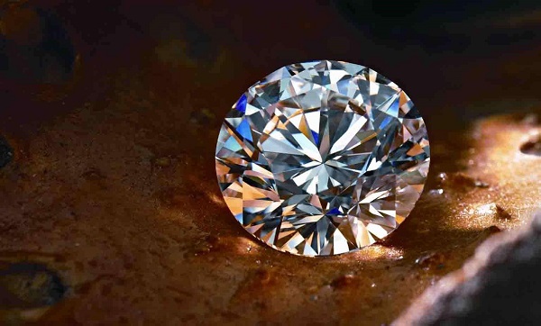 力量钻石上市后大火，培育钻石背后的市场潜力有多大？