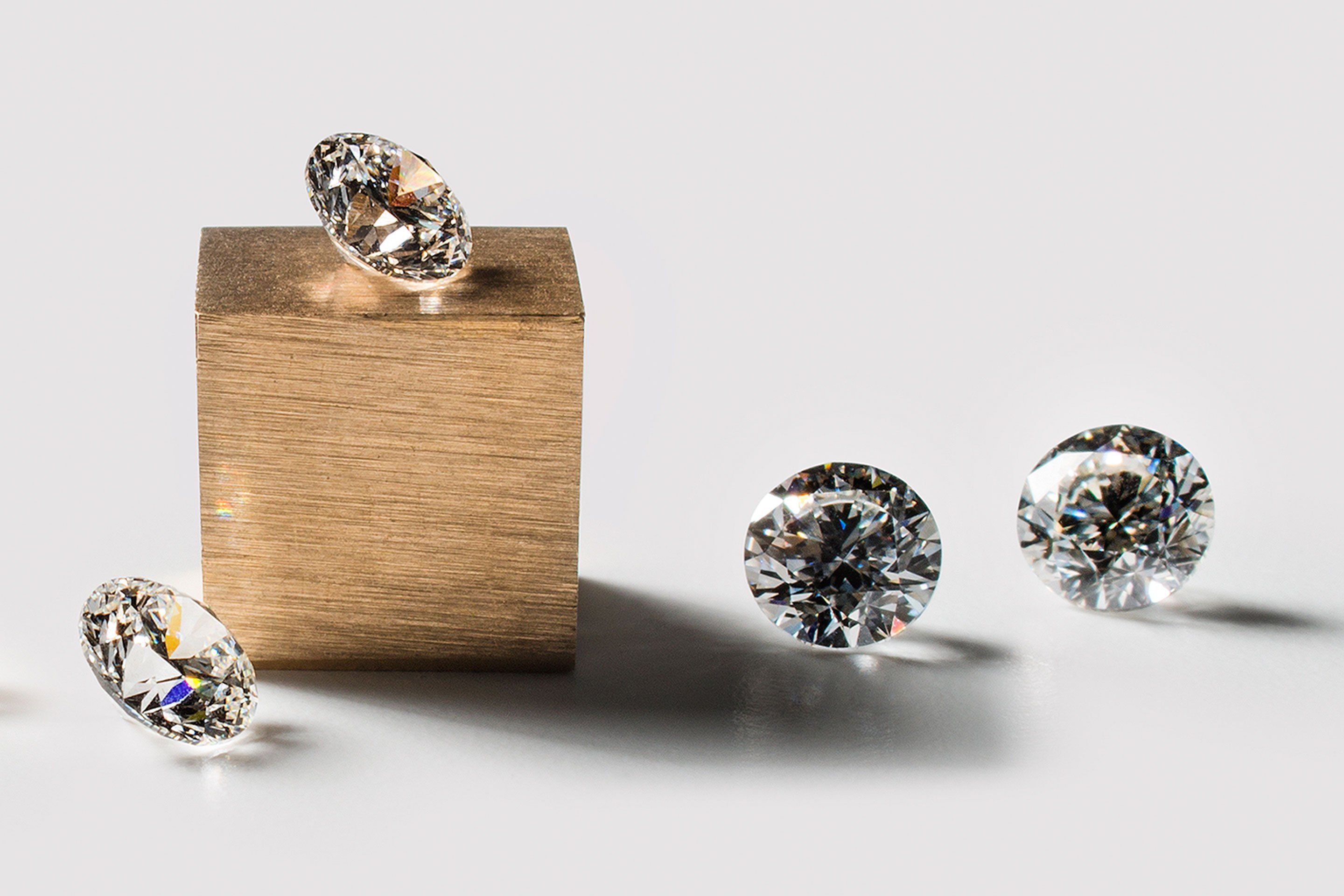 揭开培育钻石的神秘面纱—了解关于它的一切